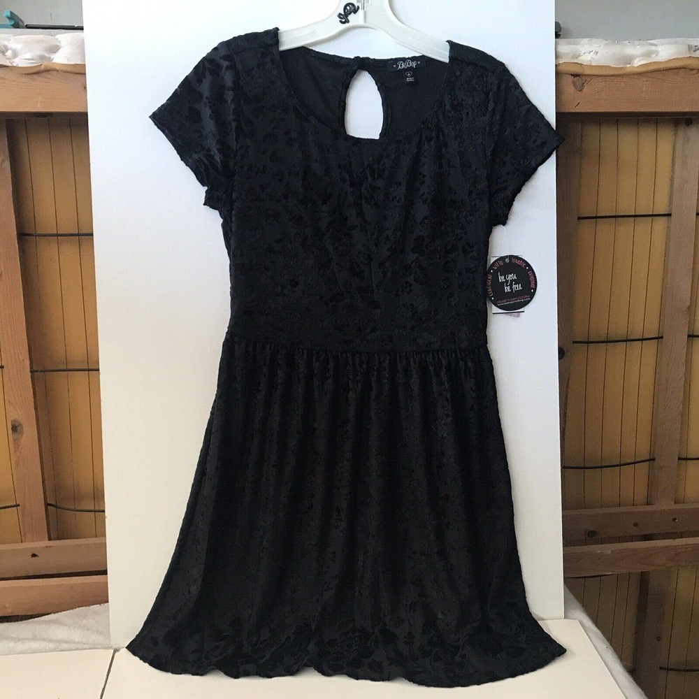 BeBop Dress Junior M Blk Keyhole Button Lined NWT